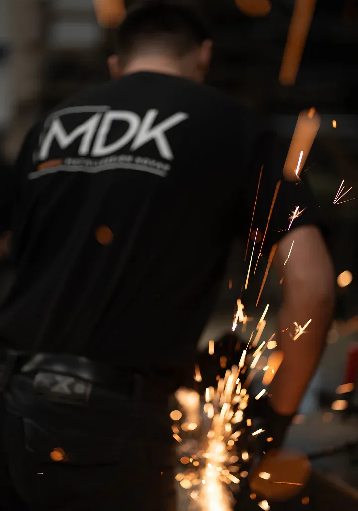MDK Mitarbeiter in der Werkstatt