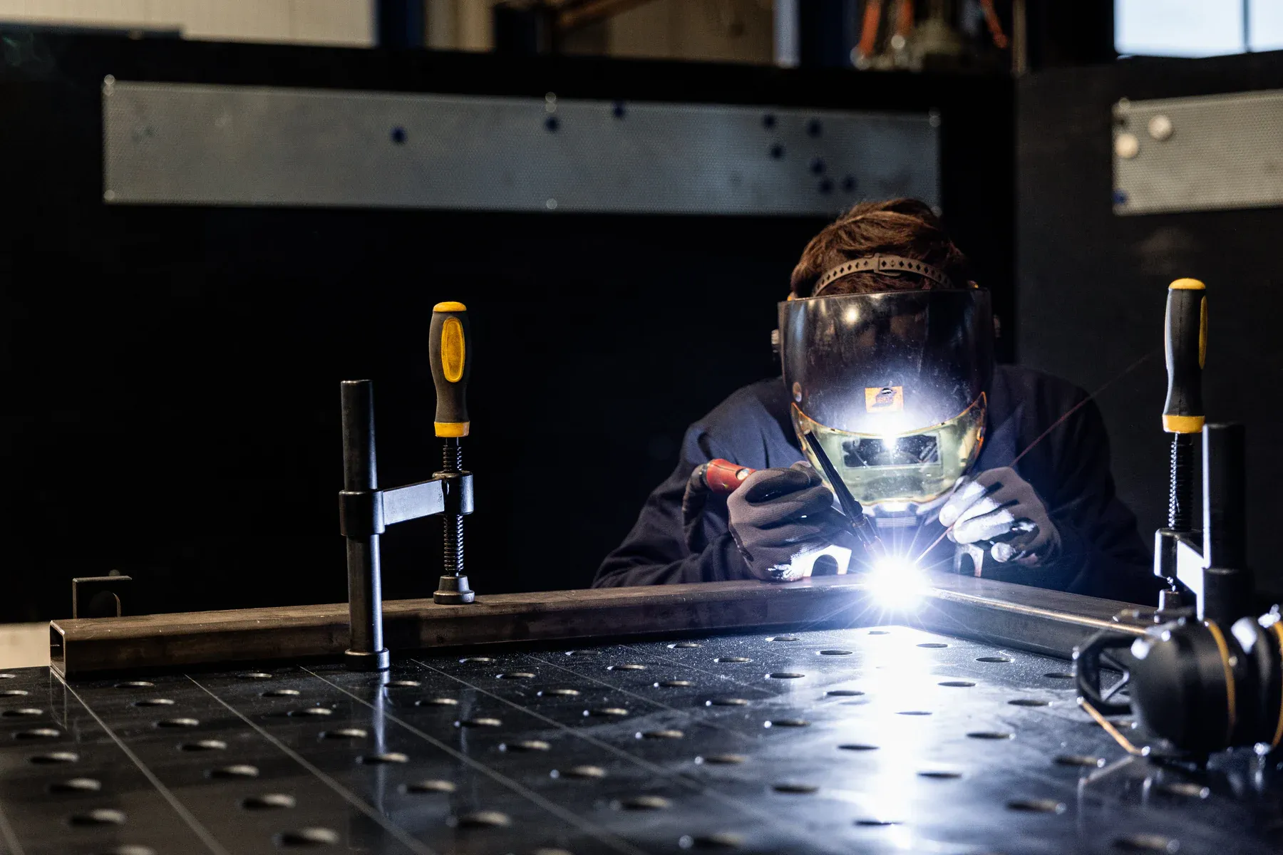 Metallarbeit in der Werkstatt